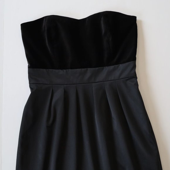 BANANA REPUBLIC Size 4 Black Strapless Cocktail Dress Velvet Satin - Picture 3 of 11